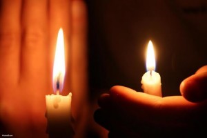 hand_holding_candle-other